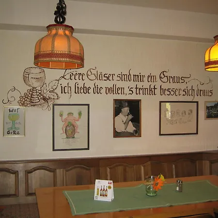 Hotel Weinhaus Treis Weinaehr